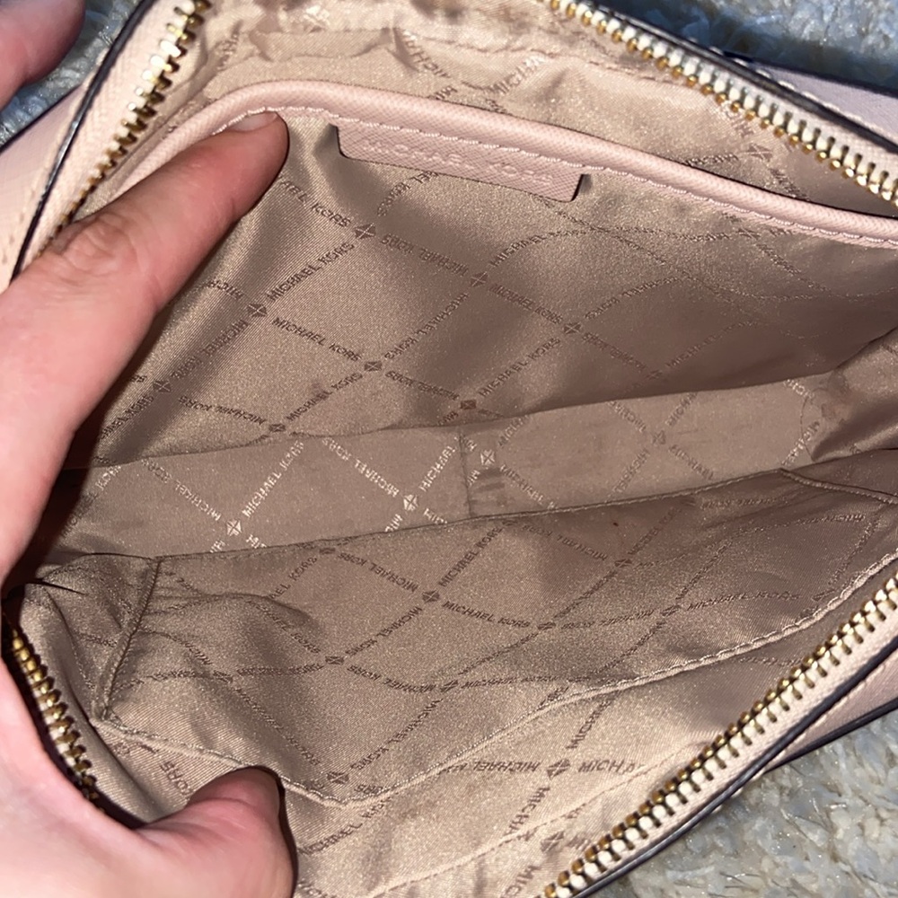 Michael Kors jet set cross body purse - Picture 9 of 11